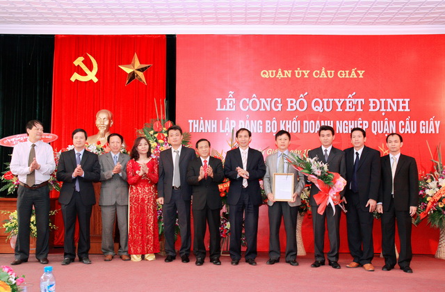 Lễ công bố quyết định thành lập Đảng bộ khối doanh nghiệp quận Cầu Giấy